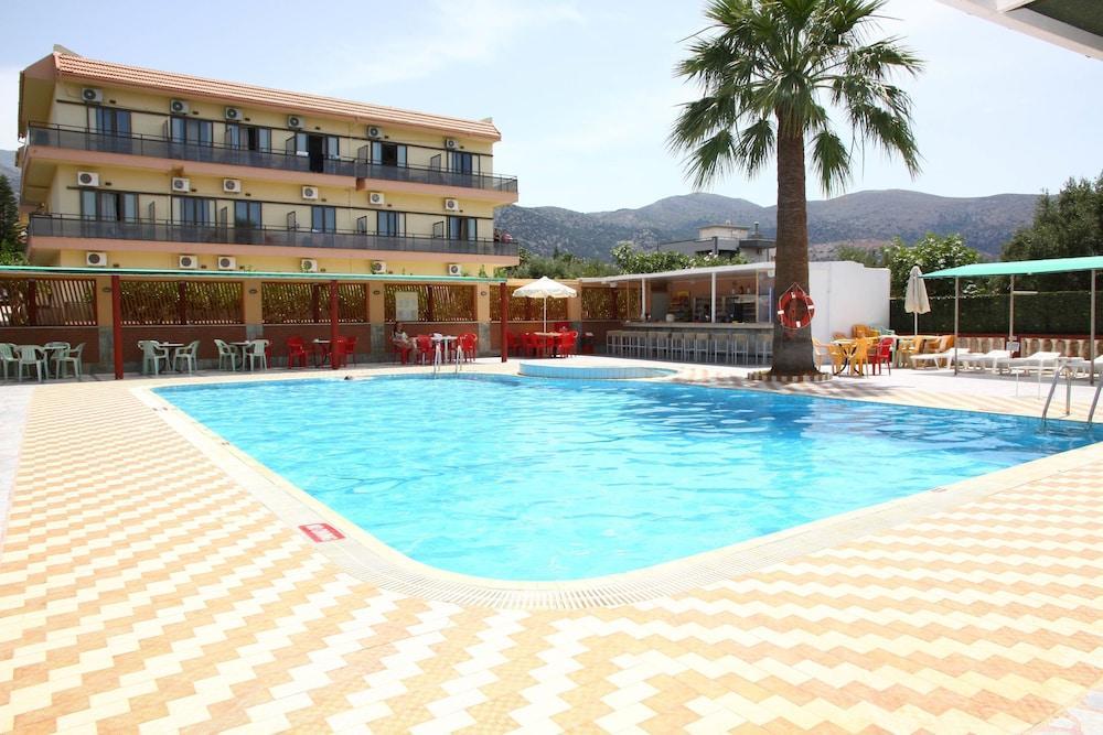 מאליה Triton Garden Hotel מראה חיצוני תמונה