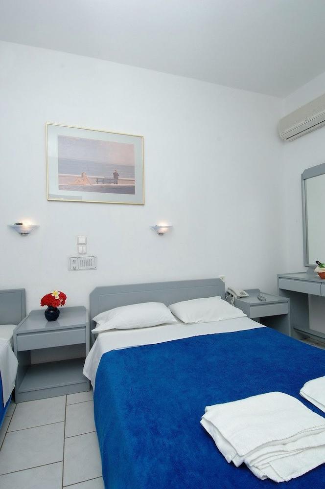 מאליה Triton Garden Hotel מראה חיצוני תמונה