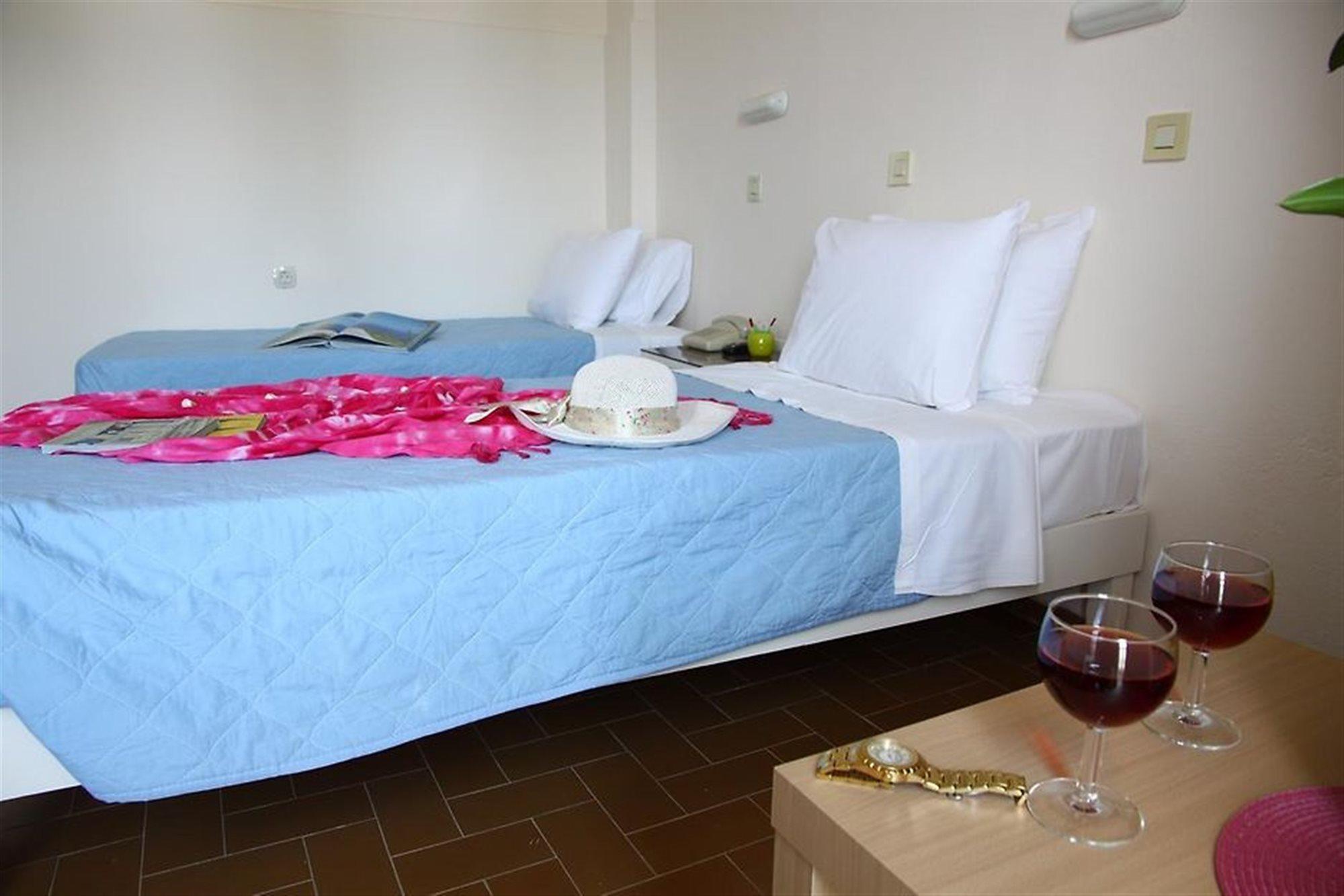 מאליה Triton Garden Hotel מראה חיצוני תמונה