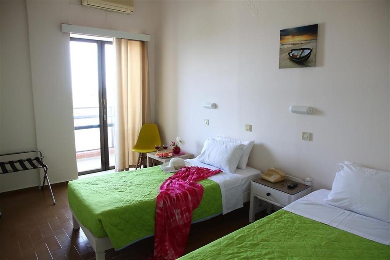 מאליה Triton Garden Hotel מראה חיצוני תמונה