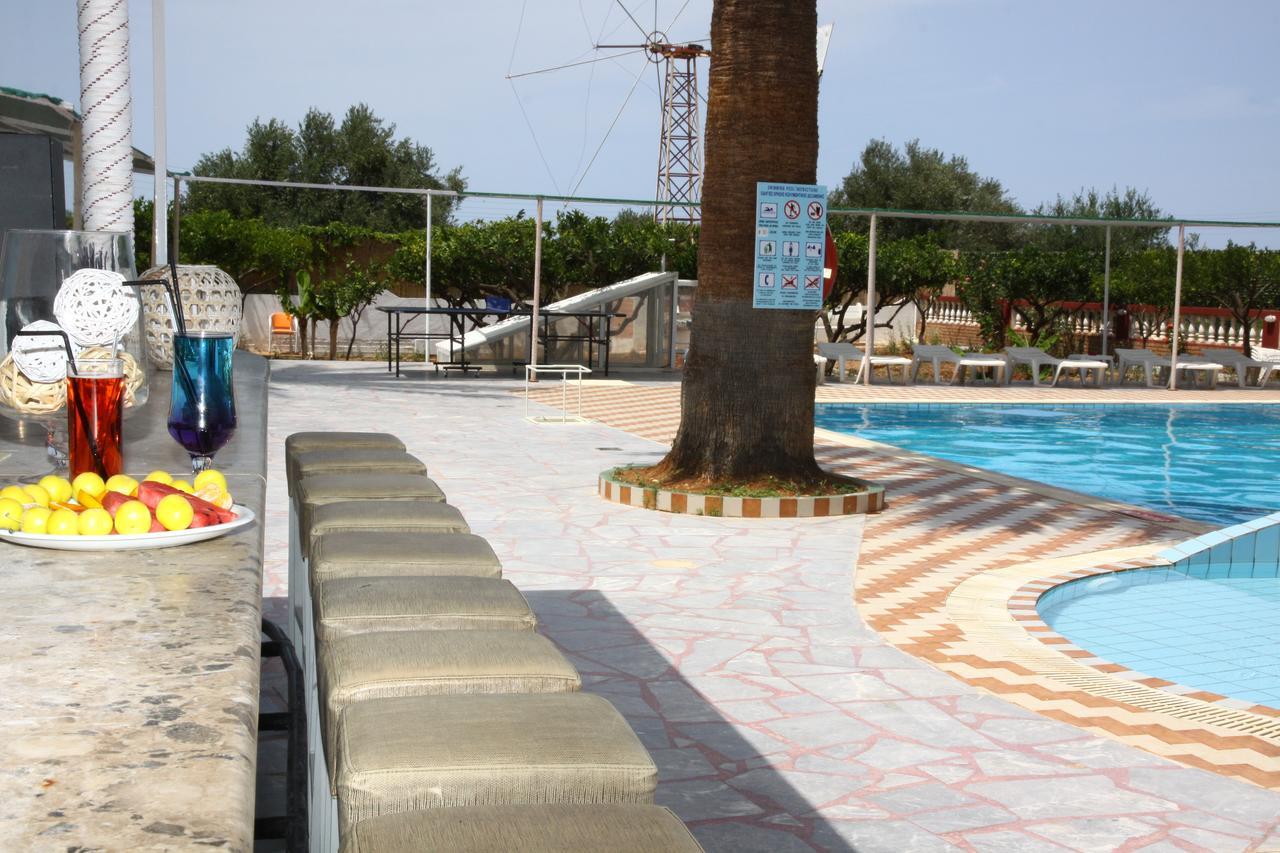 מאליה Triton Garden Hotel מראה חיצוני תמונה